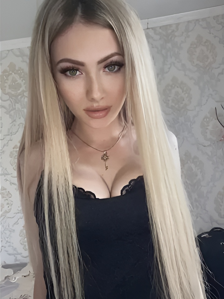 Карина привлекальеная девушка из Красноперекопск цена от 4000 руб