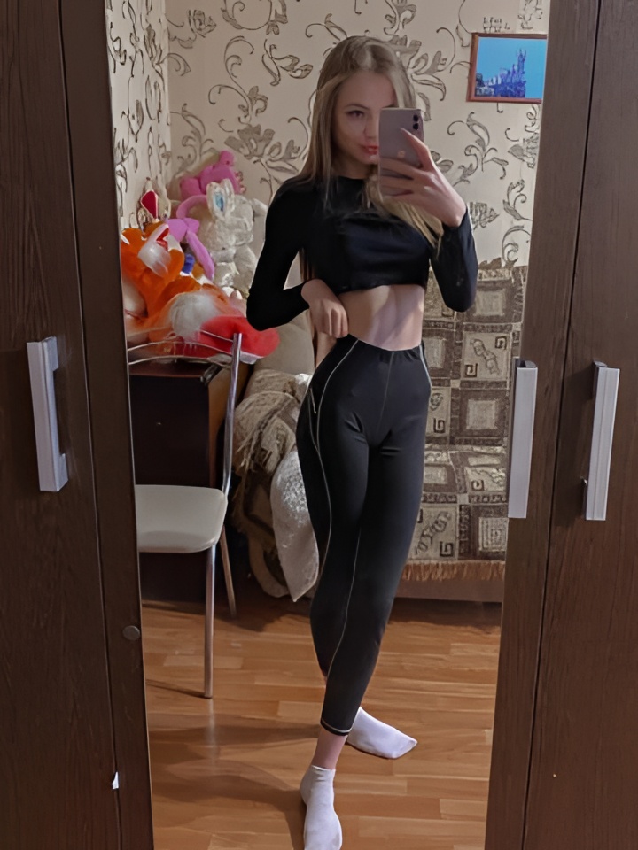 Леночка привлекальеная девушка из Красноперекопск цена от 2000 руб