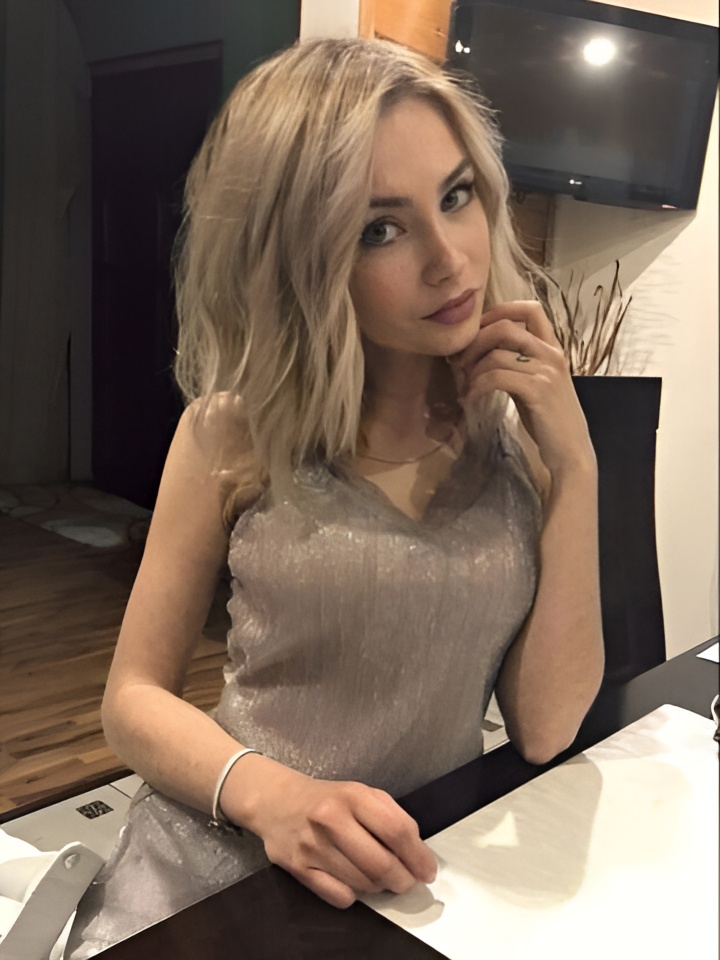 Ульяна привлекальеная девушка из Красноперекопск цена от 10000 руб