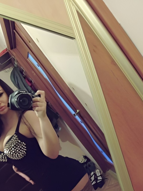 Дарина привлекательная девушка из Красноперекопск цена от 4000 руб