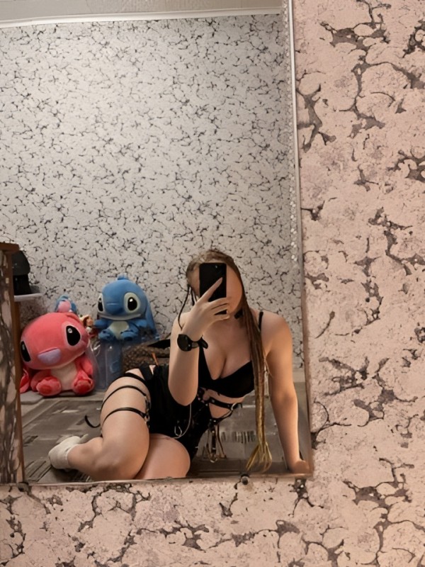 Дарья привлекательная девушка из Красноперекопск цена от 2500 руб