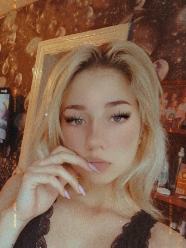 Анжела привлекательная девушка из Красноперекопск цена от 3000 руб